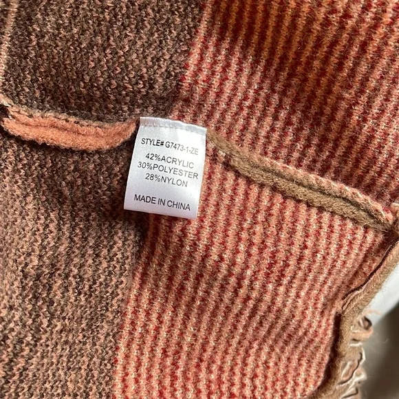 Beautiful new without tags JODIFL open cardigan with fringe. Size medium. - Picture 4 of 4